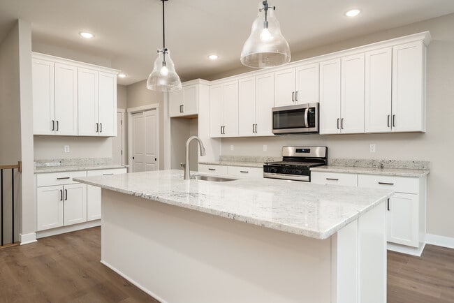 Building Photo - 5731 Willow Creek Ln