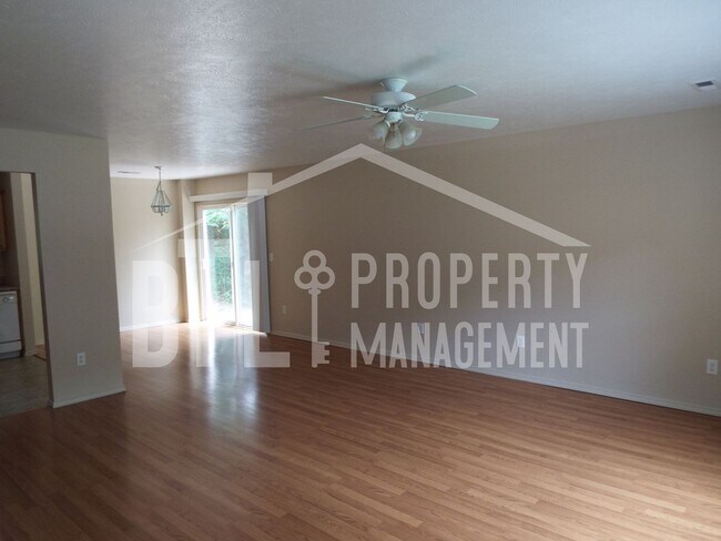 Building Photo - Perfect 3 Bedroom Home