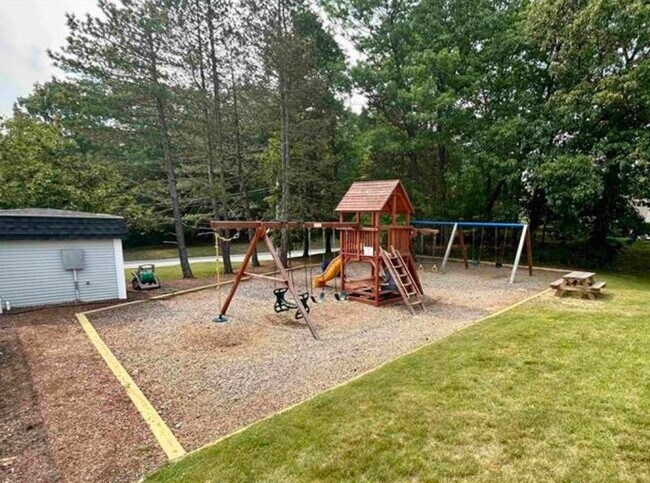 Building Photo - 16 High Bridge Hl