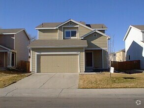 Building Photo - Spacious Two Story Home