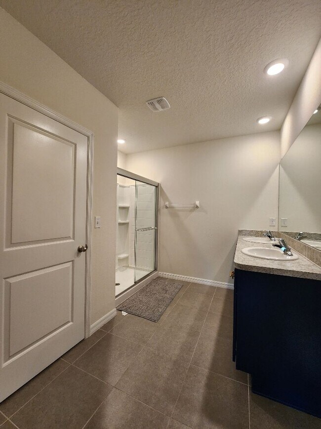 Building Photo - Gorgeous 2020 Construction, LIKE NEW!!! 3-Bedroom, 2-Bathroom