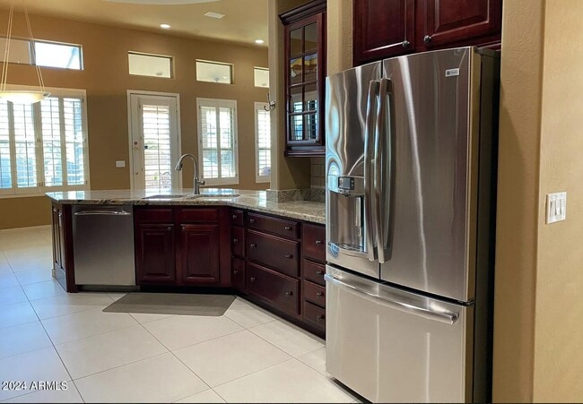 Building Photo - 1223 E Moss St