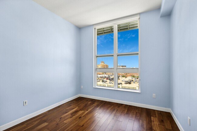 Building Photo - 480 Hibiscus St