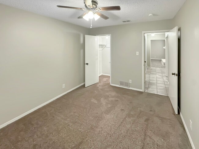 Building Photo - 1524 Timber Creek Dr