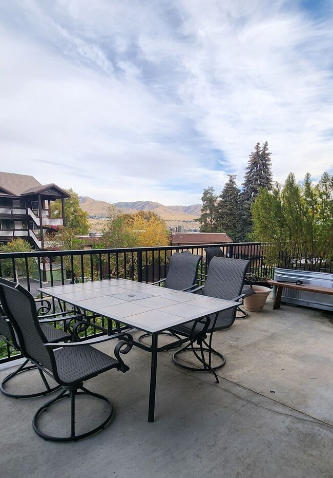 Building Photo - YEAR ROUND Chelan Resort Suites 2 Bedroom/...