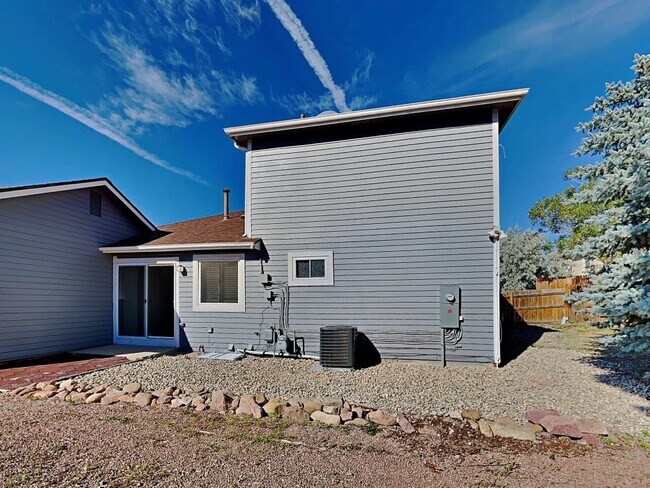 Building Photo - 7745 Lindsey Dr