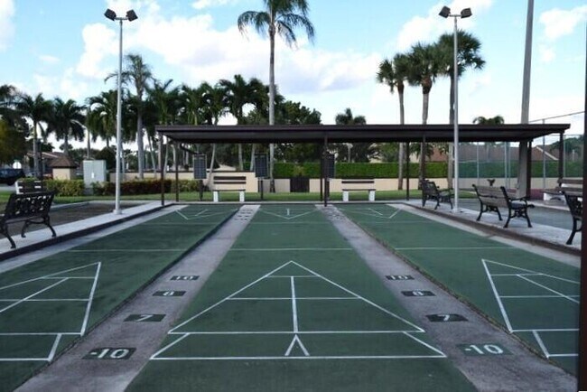 Building Photo - 801 Sky Pine Way