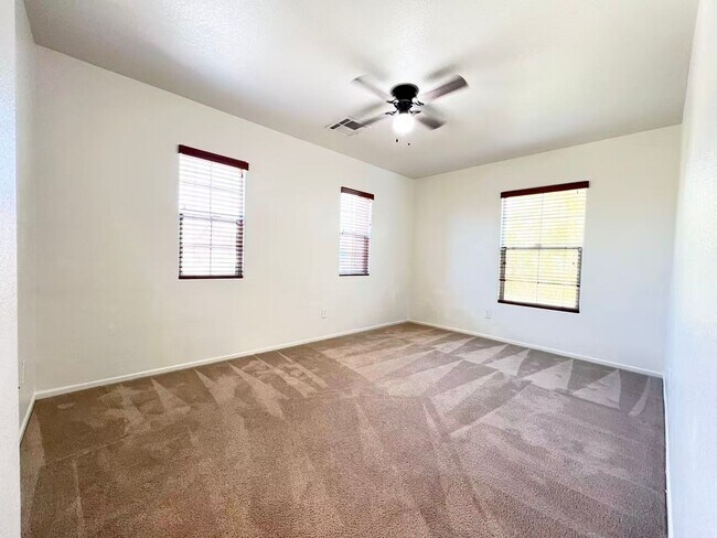 Building Photo - 11143 Ranch Valley St