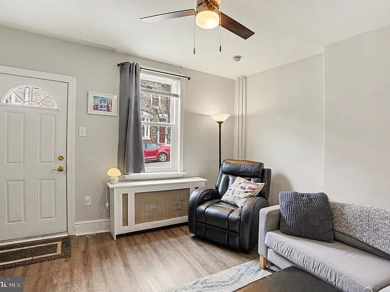 Building Photo - 115 Hermit St