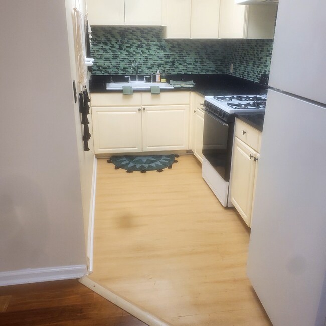 Building Photo - 4155 Central Park Pl