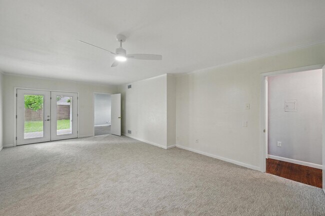 Building Photo - Newly Updated with Large Yard!