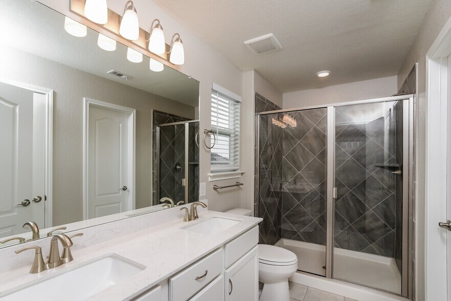 Building Photo - 14619 Jocasta Dr