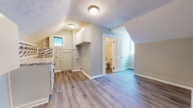 Building Photo - 3224 Walton Ave