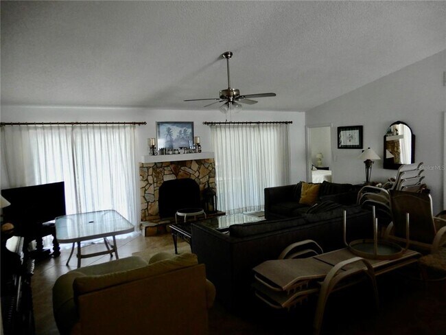 Building Photo - 853 2nd Ave S