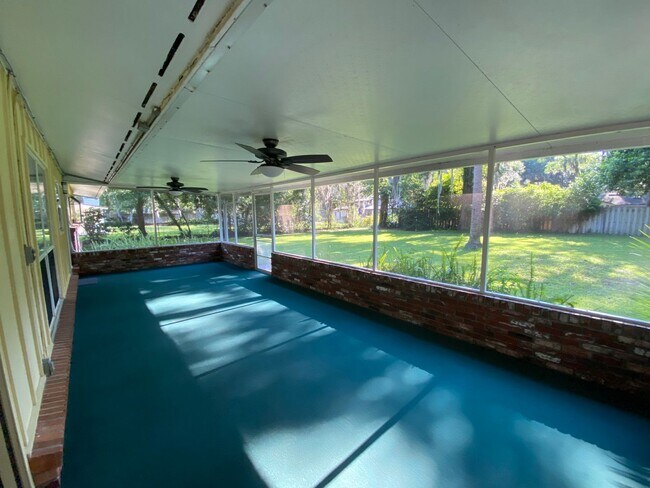 Building Photo - Dream Coastal Living in Neptune Beach!