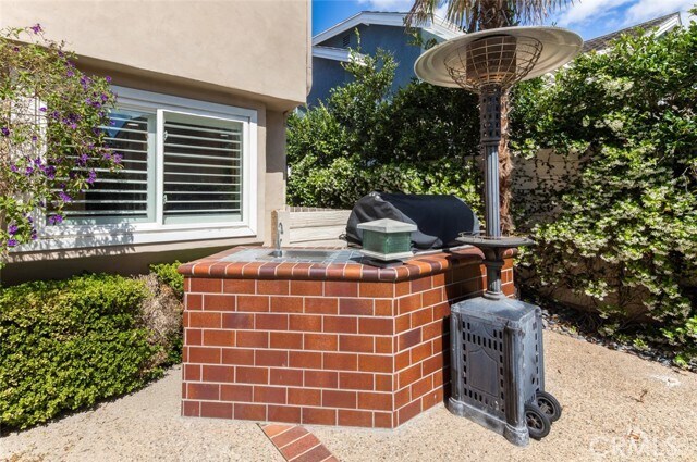 Building Photo - 4 Bayview