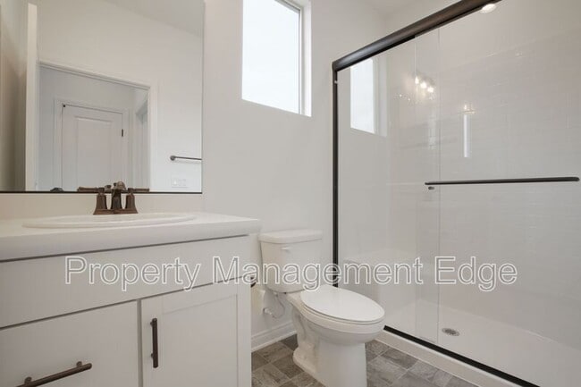 Building Photo - 4470 Hickory Ct
