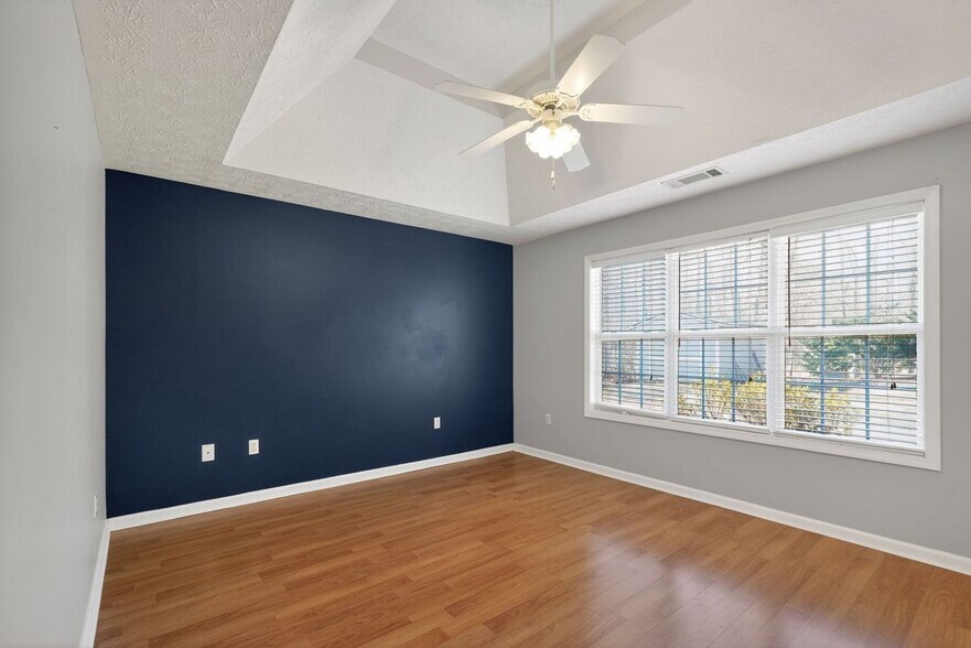 Building Photo - 345 Freeman Dr