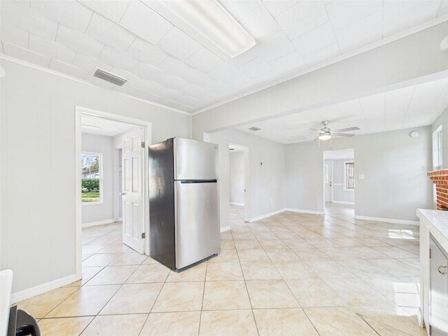 Building Photo - 348 Gordon Ave