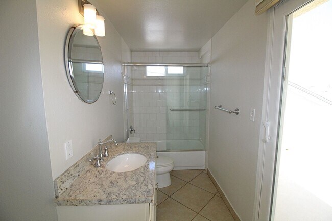 Building Photo - Oceanfront Silverstrand | 4 Bedroom + 3 Ba...
