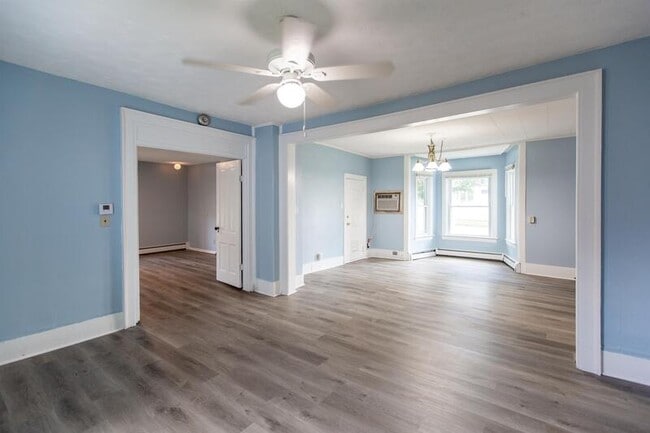 Building Photo - 725 7th Ave SE