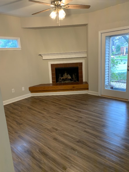 Building Photo - 2000 Greenway Ave