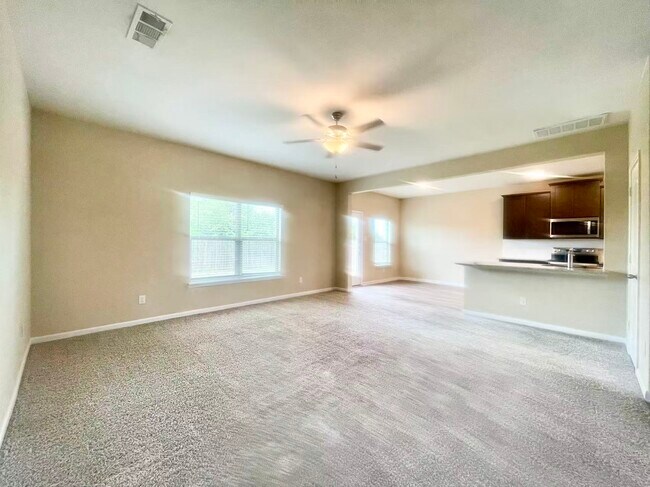 Building Photo - 1702 Sandalwood Way