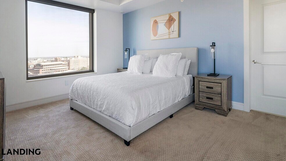 Building Photo - 777 Preston St