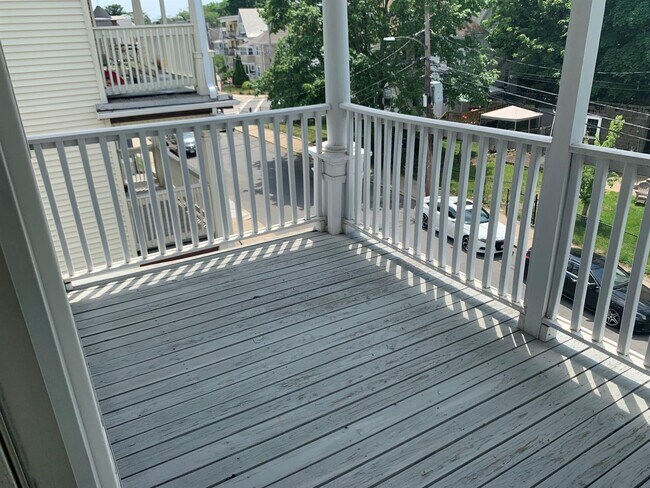 Building Photo - 11 Myrick St