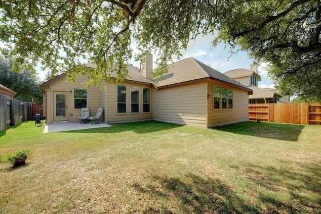 Building Photo - 452 Monahans Dr