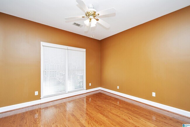 Building Photo - 5126 English Turn