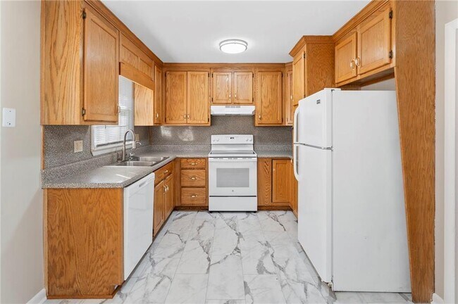 Building Photo - 320 Crossville Ct