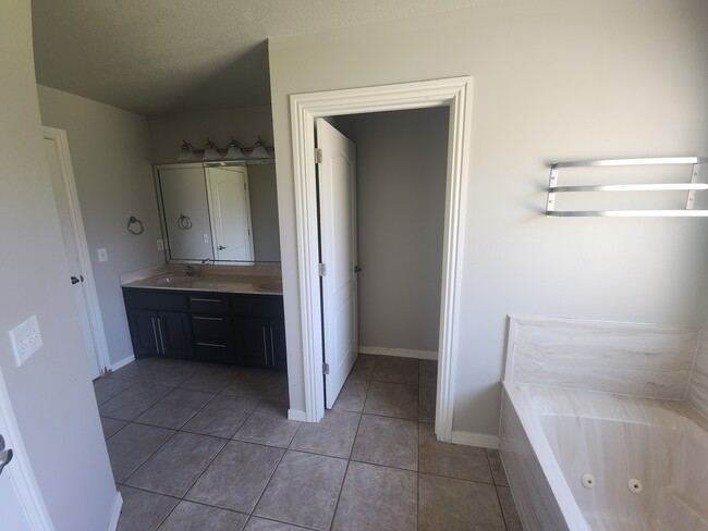 Building Photo - 22 Jynteewood Cir