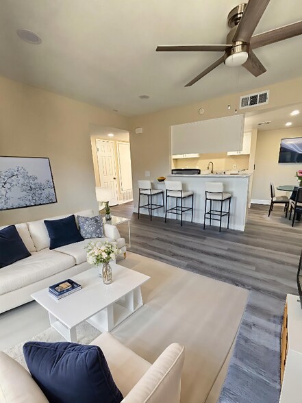 Primary Photo - 28166 Via Princesa