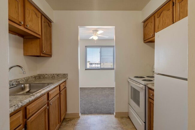 Park Tower 2BD 1BA - Kitchen - AIY Lakewood Area Apartments