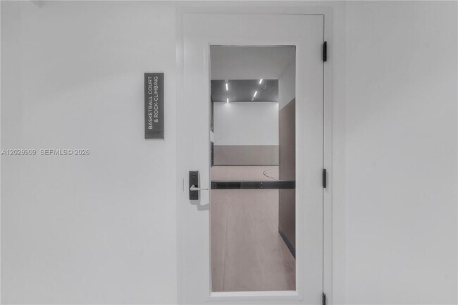 Building Photo - 225 N Miami Ave