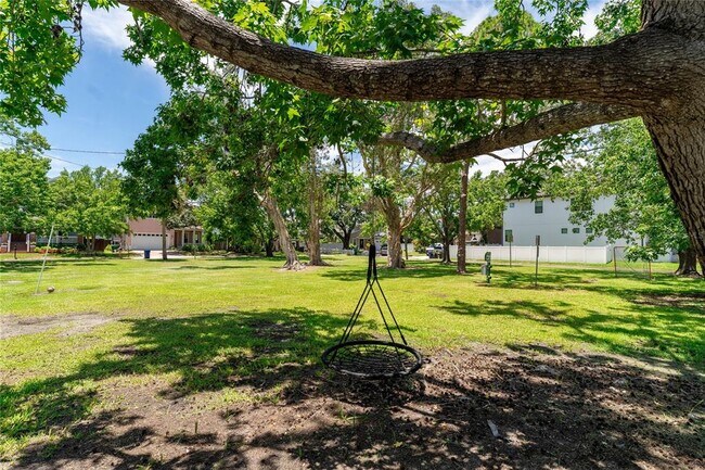 Building Photo - 3628 S Renellie Dr