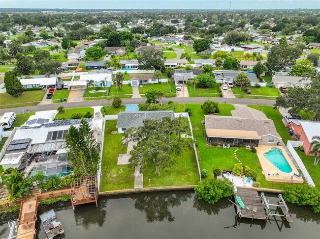 Building Photo - 423 Flamingo Dr