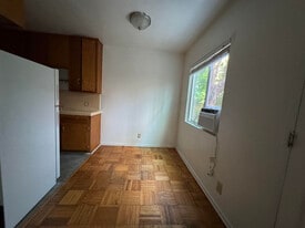 Building Photo - 1722 Armacost Ave