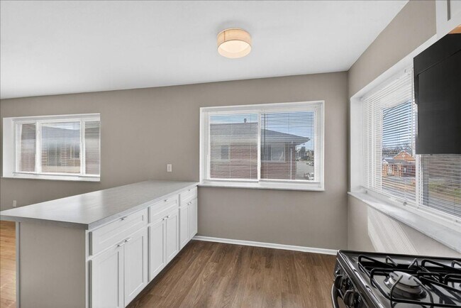 Building Photo - "Unit I" as in "I Can't Believe You-"