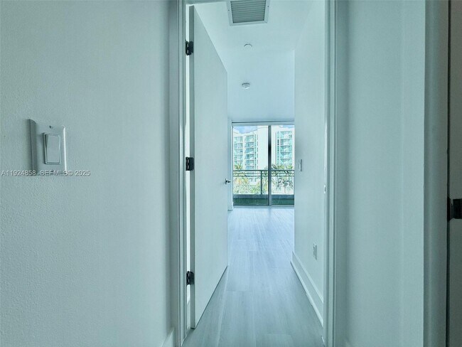 Building Photo - 2950 NE 188th St