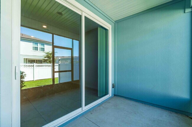 Building Photo - Oakleaf Plantation 3-Bedroom Townhouse in Towering Oaks – Spacious 1450 Sq Ft Living with 2 Full ...