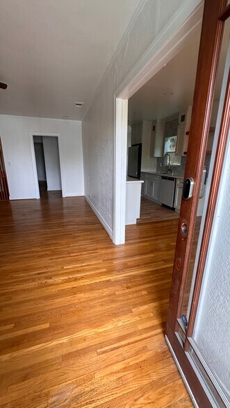 Building Photo - 3351 Hamilton Way