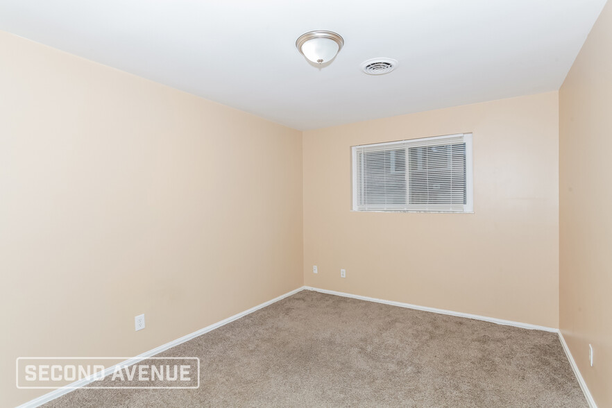 Building Photo - 3839 Standish Ave
