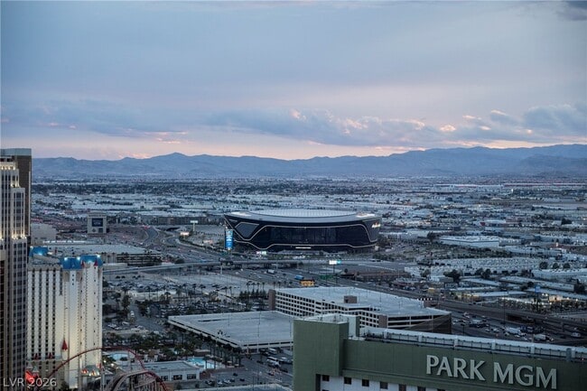Building Photo - 3750 S Las Vegas Blvd