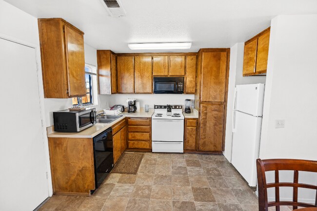 Building Photo - 121 N Gateway Blvd