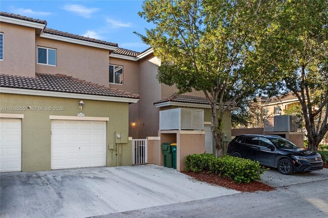 Building Photo - 2332 SE 16th Pl