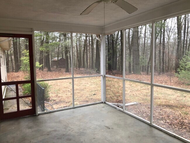 Building Photo - 53 Deerhaven Rd