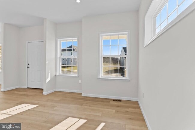 Building Photo - 32 Pamela Dr