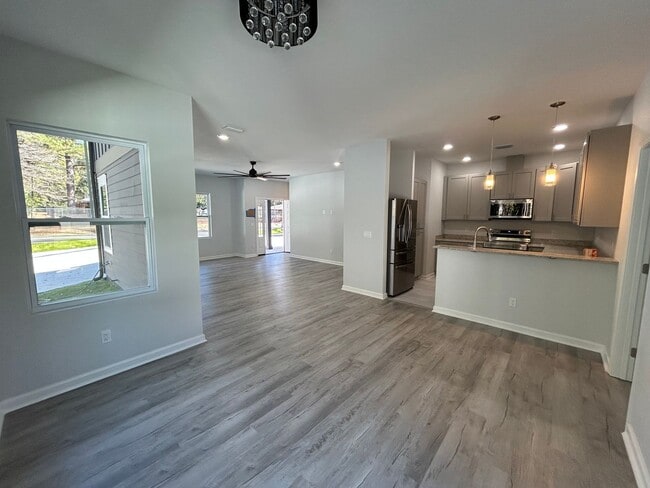 Building Photo - 2022 Trimble Rd